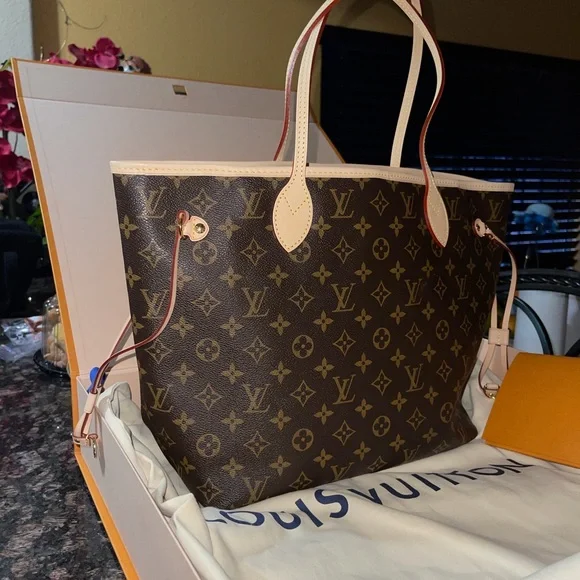 Louis Vuitton Neverfull MM Pivione - Picture 4 of 5